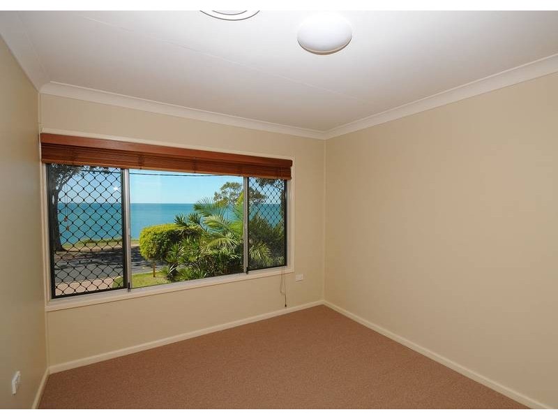 58 Esplanade, Point Vernon QLD 4655