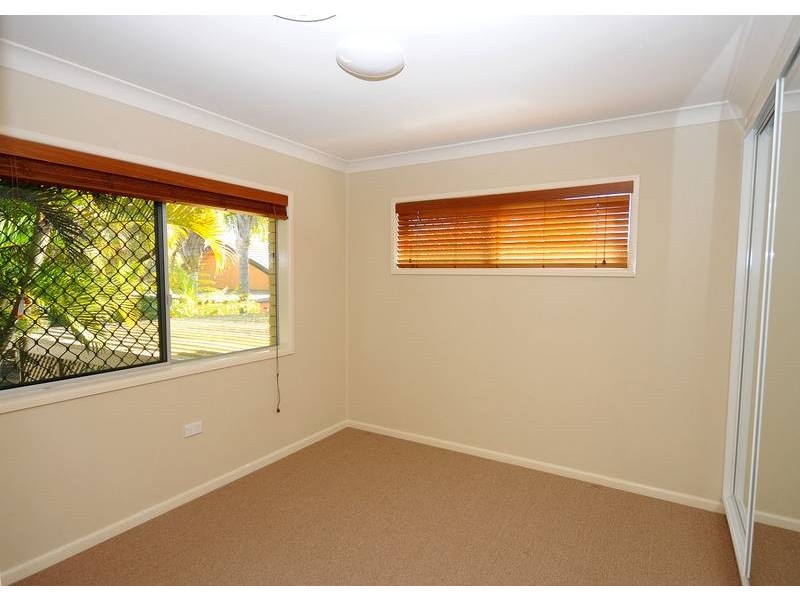 58 Esplanade, Point Vernon QLD 4655