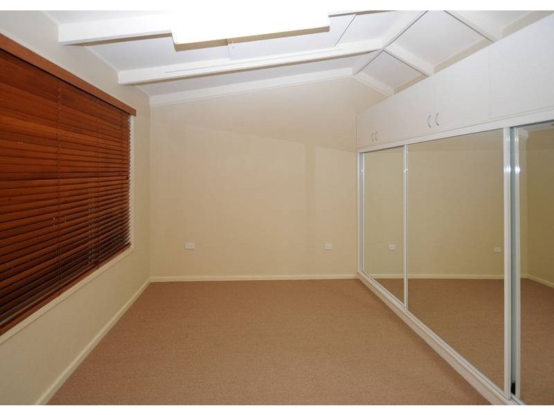 58 Esplanade, Point Vernon QLD 4655
