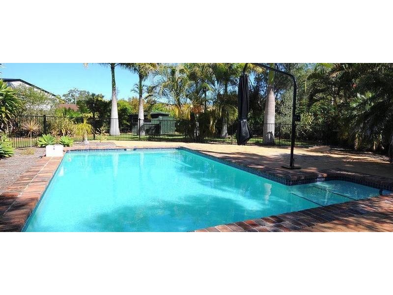 58 Esplanade, Point Vernon QLD 4655