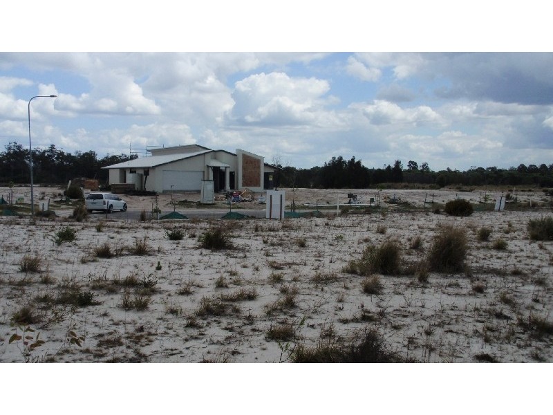 18 Eds Place, Burrum Heads QLD 4659