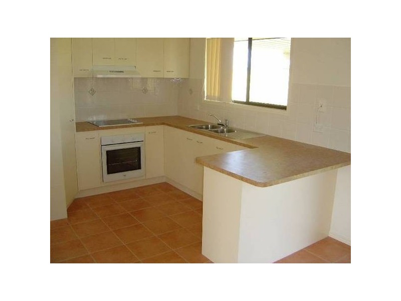 3 Kirton Road, Point Vernon QLD 4655