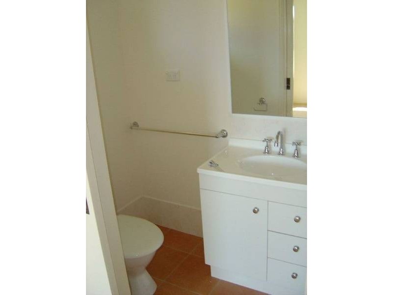 3 Kirton Road, Point Vernon QLD 4655