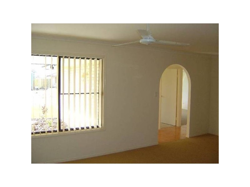 3 Kirton Road, Point Vernon QLD 4655