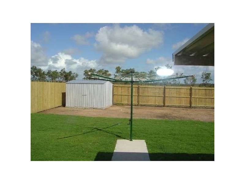 3 Kirton Road, Point Vernon QLD 4655