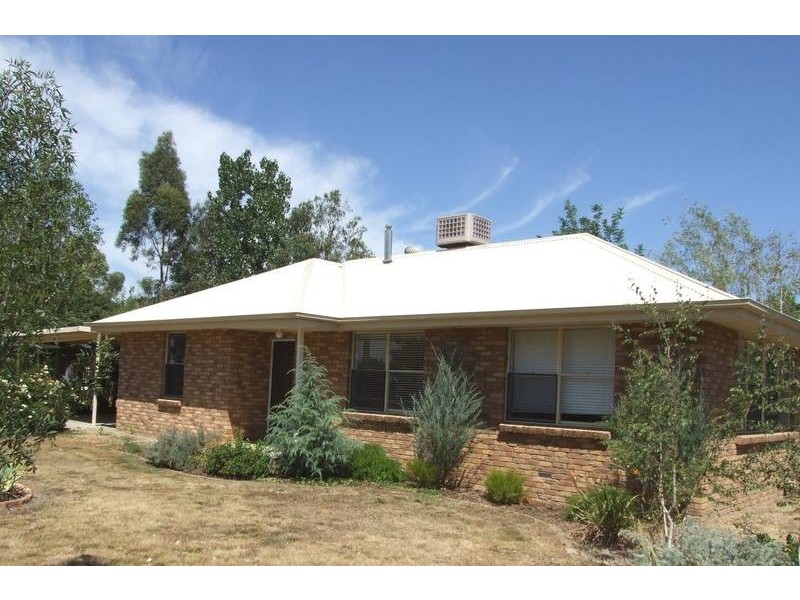 Whorouly South VIC 3735