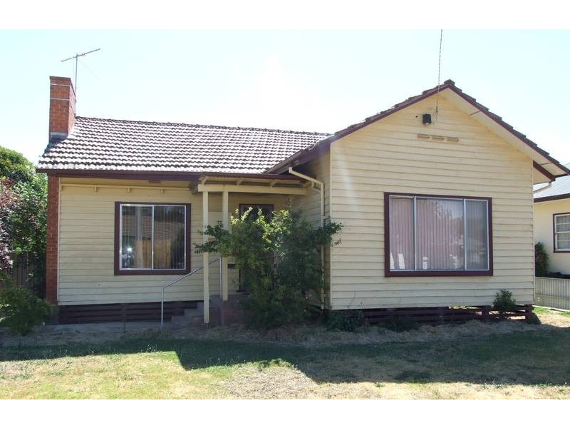 18 THOMPSON, Wangaratta VIC 3677