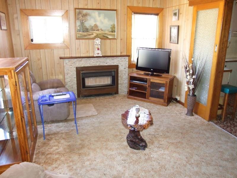 18 THOMPSON, Wangaratta VIC 3677