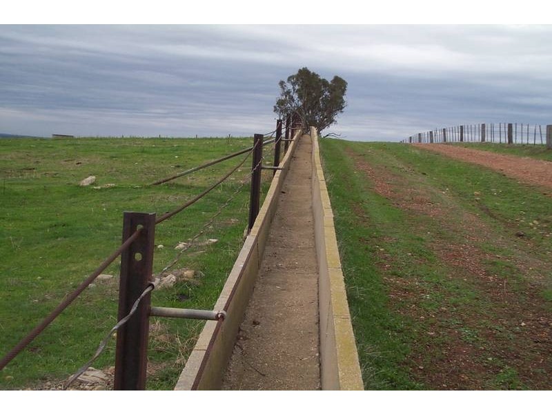 34 SIMPSONS LANE, Moyhu VIC 3732