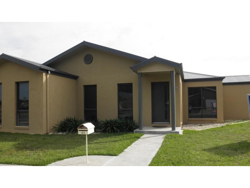 43 Cambridge Drive, Wangaratta VIC 3677