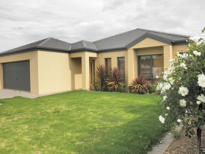 11 Logan Drive, Wangaratta VIC 3677
