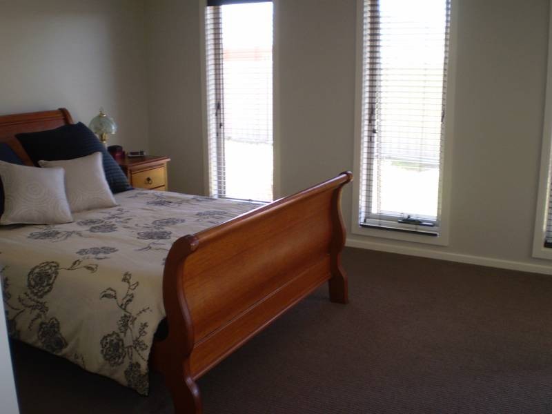 2 Kingfisher Drive, Wangaratta VIC 3677