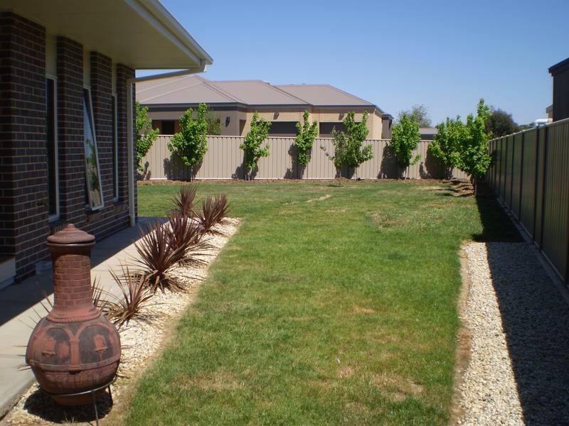 2 Kingfisher Drive, Wangaratta VIC 3677