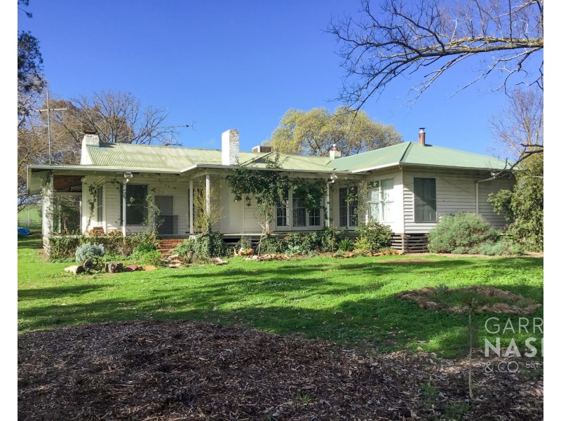 203 McInnes Lane, Bobinawarrah VIC 3678