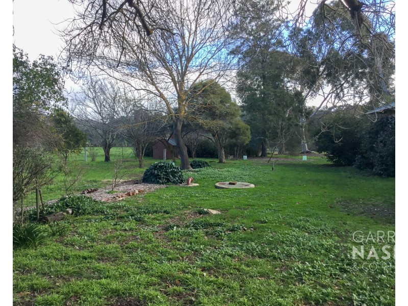 203 McInnes Lane, Bobinawarrah VIC 3678