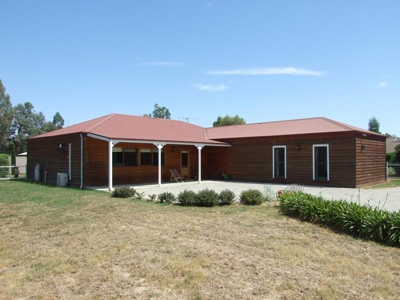 Oxley VIC 3678