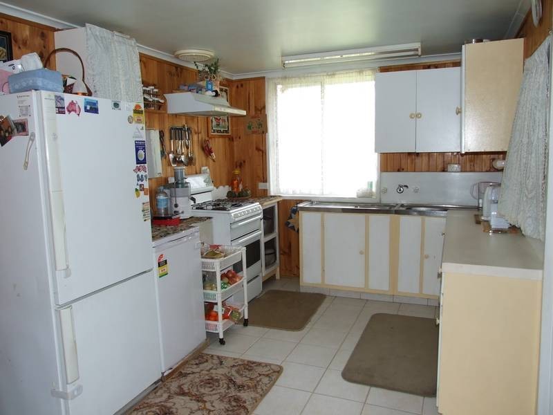 Everton Upper VIC 3678