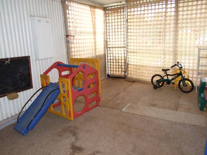 Everton Upper VIC 3678