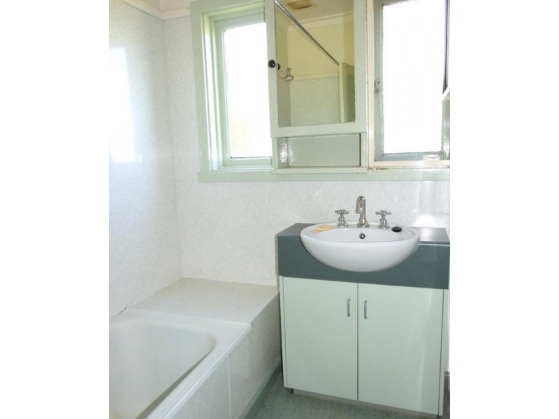 24 Manley Crescent, Wangaratta VIC 3677