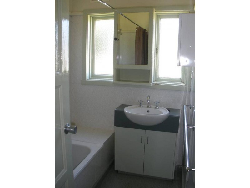 24 Manley Crescent, Wangaratta VIC 3677