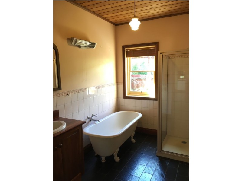 8 Crisp Street, Wangaratta VIC 3677