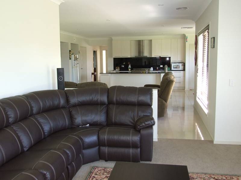 24 Monash Drive, Wangaratta VIC 3677
