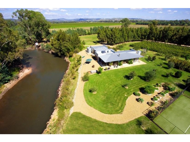108 MEADOW CREEK ROAD, Moyhu VIC 3732