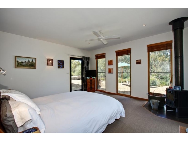 108 MEADOW CREEK ROAD, Moyhu VIC 3732