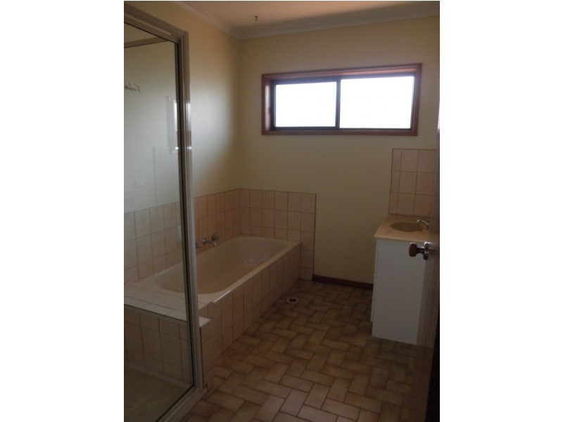 72 Cribbes Road, Wangaratta VIC 3677