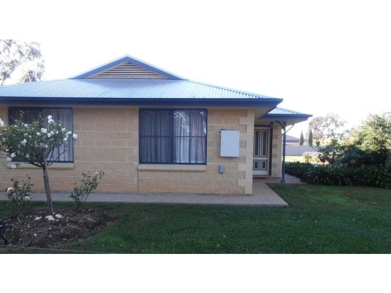 1/70 Johnsons Street, Oxley VIC 3678