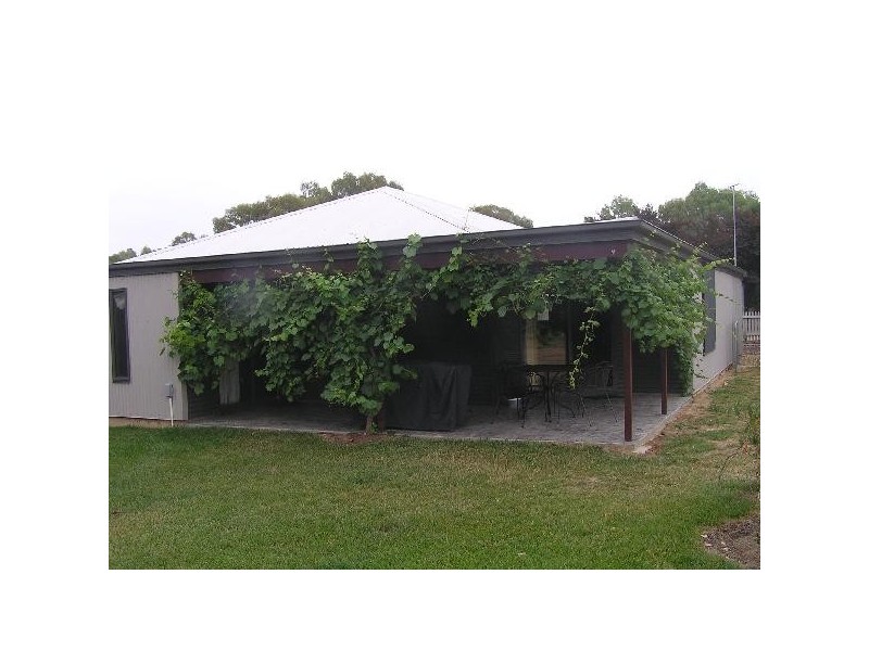 3/41 Shadforth Street, Oxley VIC 3678