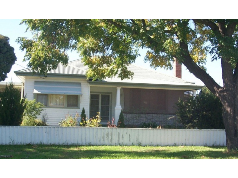 15 Younger Street, Wangaratta VIC 3677