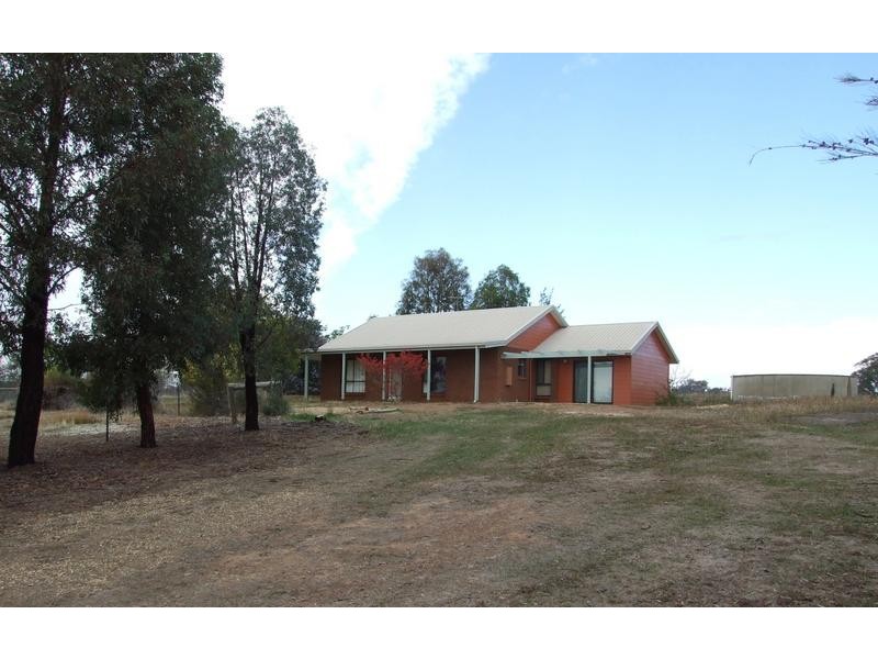 Everton Upper VIC 3678