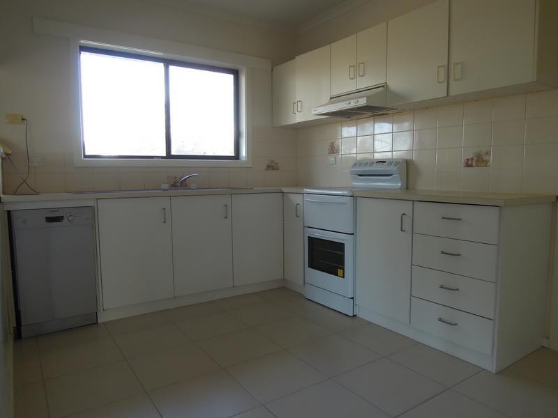 Everton Upper VIC 3678