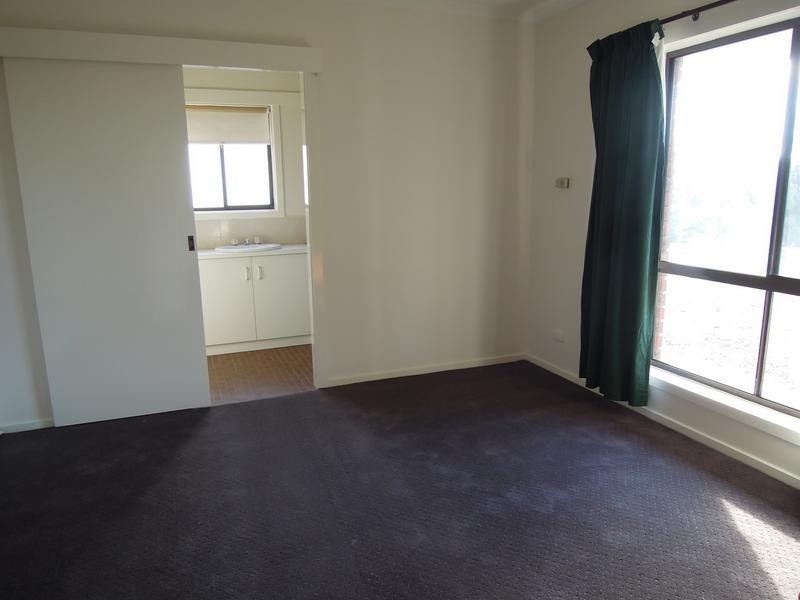 Everton Upper VIC 3678