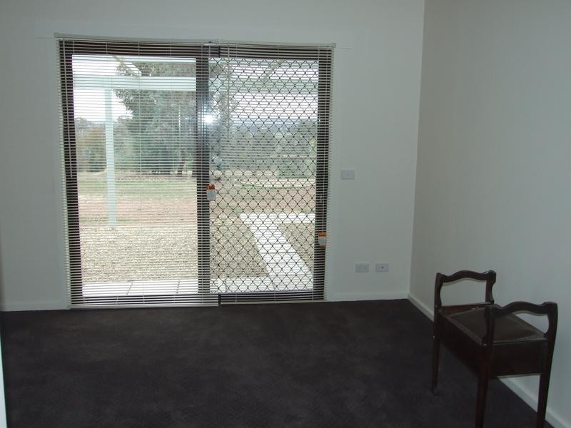 Everton Upper VIC 3678