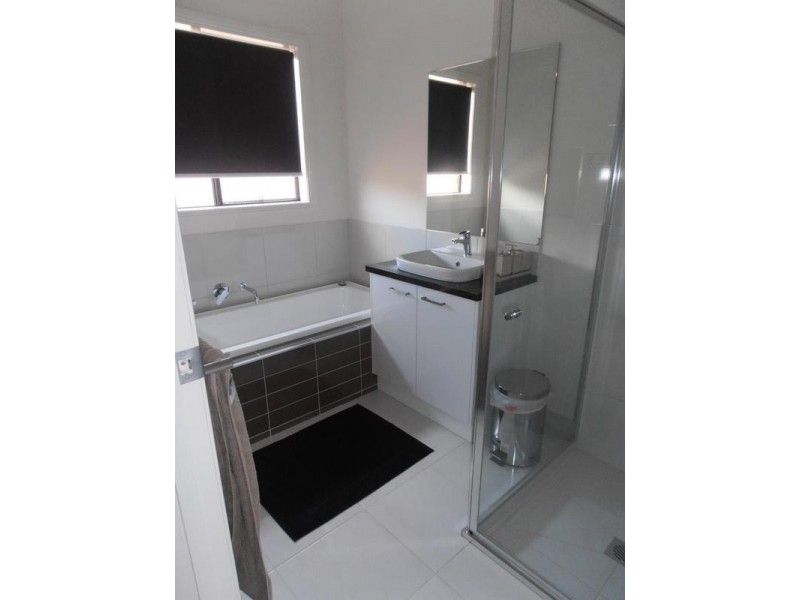 17 Kingfisher Drive, Wangaratta VIC 3677