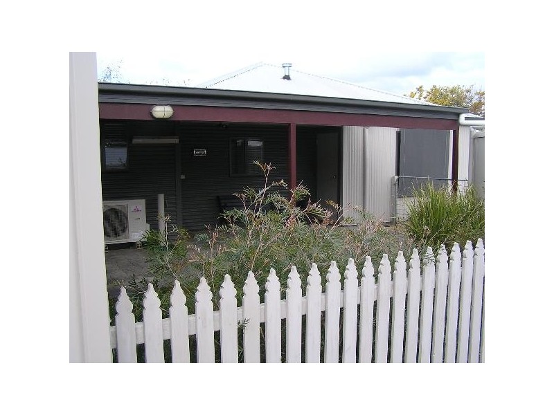 2/41 ShadforthStreet, Oxley VIC 3678