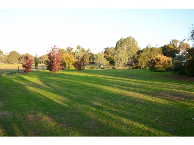 2 Browning Road, Killawarra VIC 3678