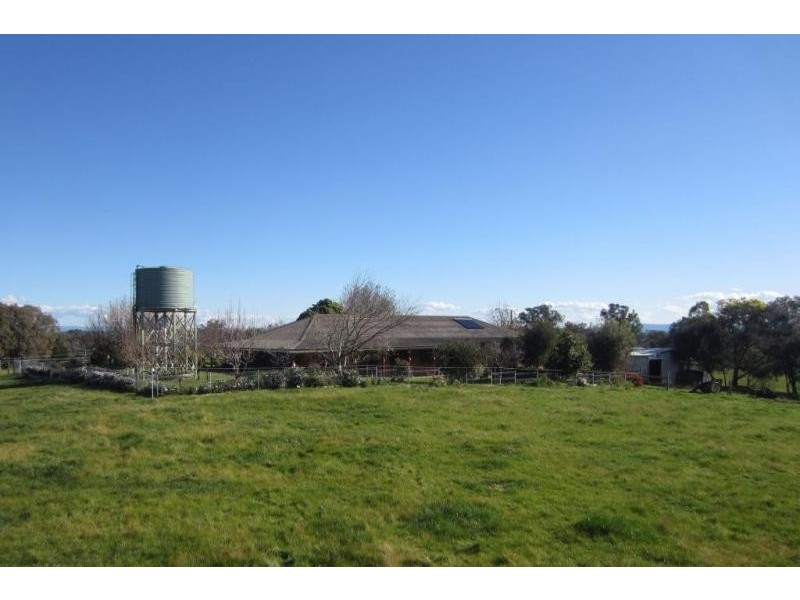 Everton Upper VIC 3678