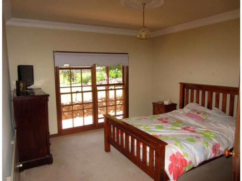 Everton Upper VIC 3678