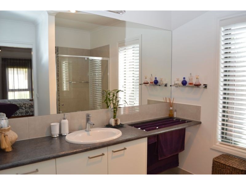 24 Pennsylvania Drive, Wangaratta VIC 3677