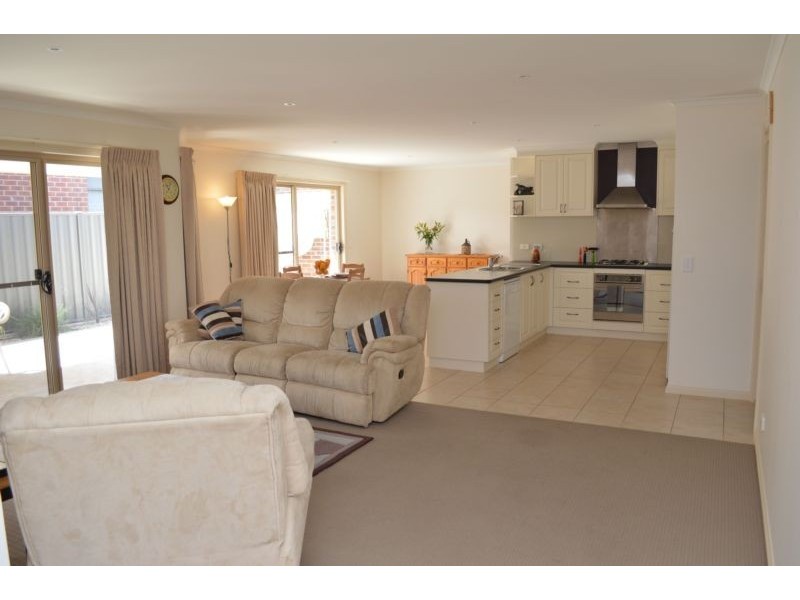 1/17 Logan Drive, Wangaratta VIC 3677