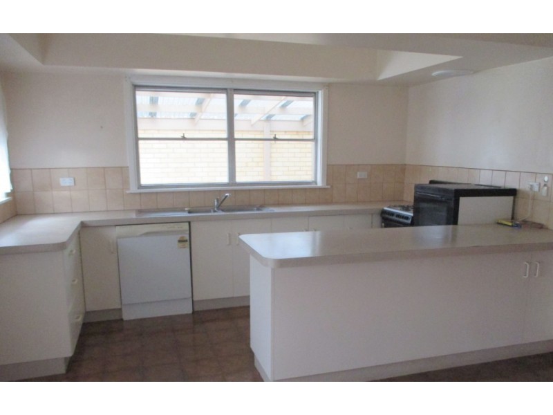 2 Vernon Road, Wangaratta VIC 3677