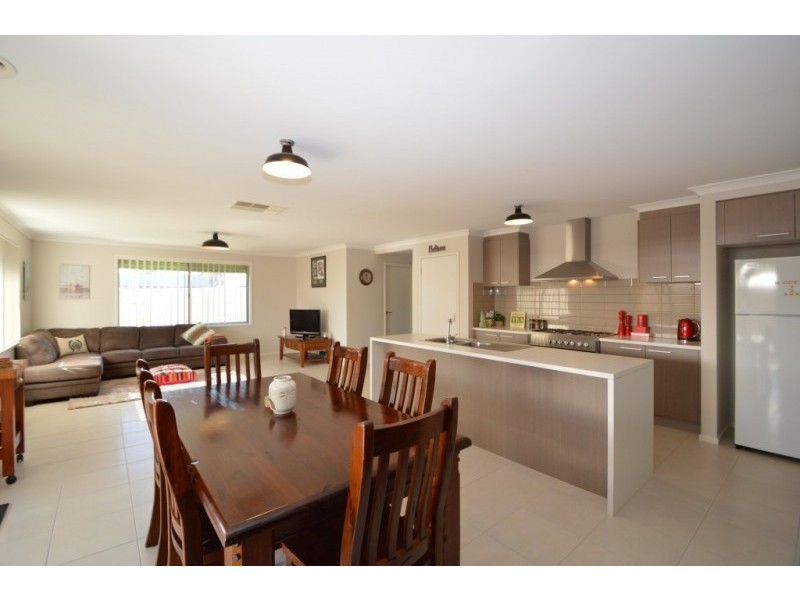 6 Blackwood Drive, Wangaratta VIC 3677