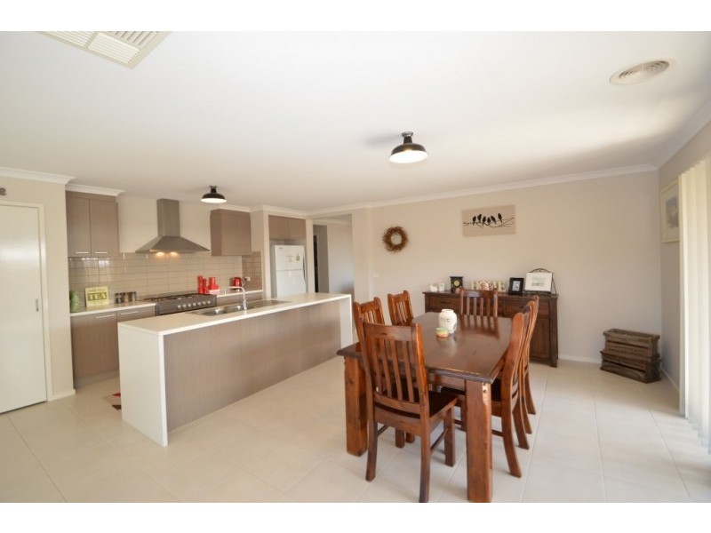 6 Blackwood Drive, Wangaratta VIC 3677