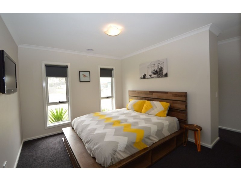 15 Nambrok Crescent, Wangaratta VIC 3677