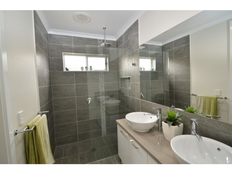 15 Nambrok Crescent, Wangaratta VIC 3677