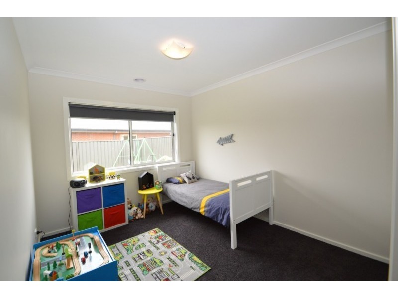 15 Nambrok Crescent, Wangaratta VIC 3677