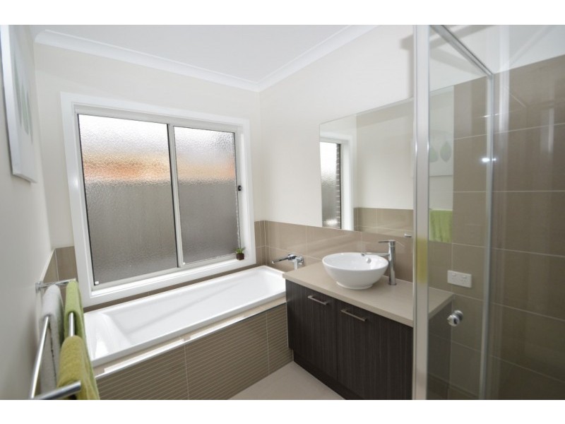 15 Nambrok Crescent, Wangaratta VIC 3677